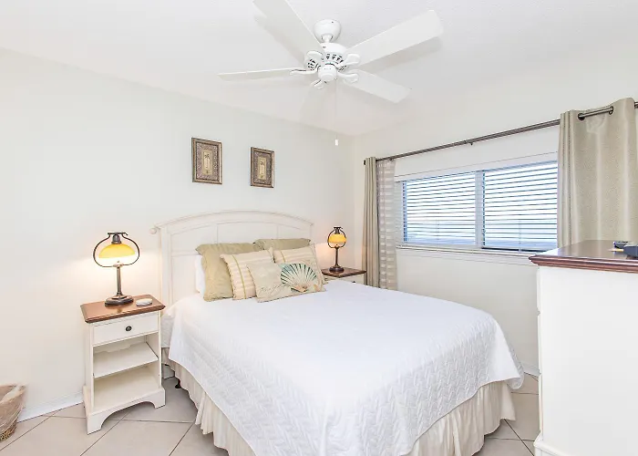 Emerald Isle Gulf Front 2b - 1105 *